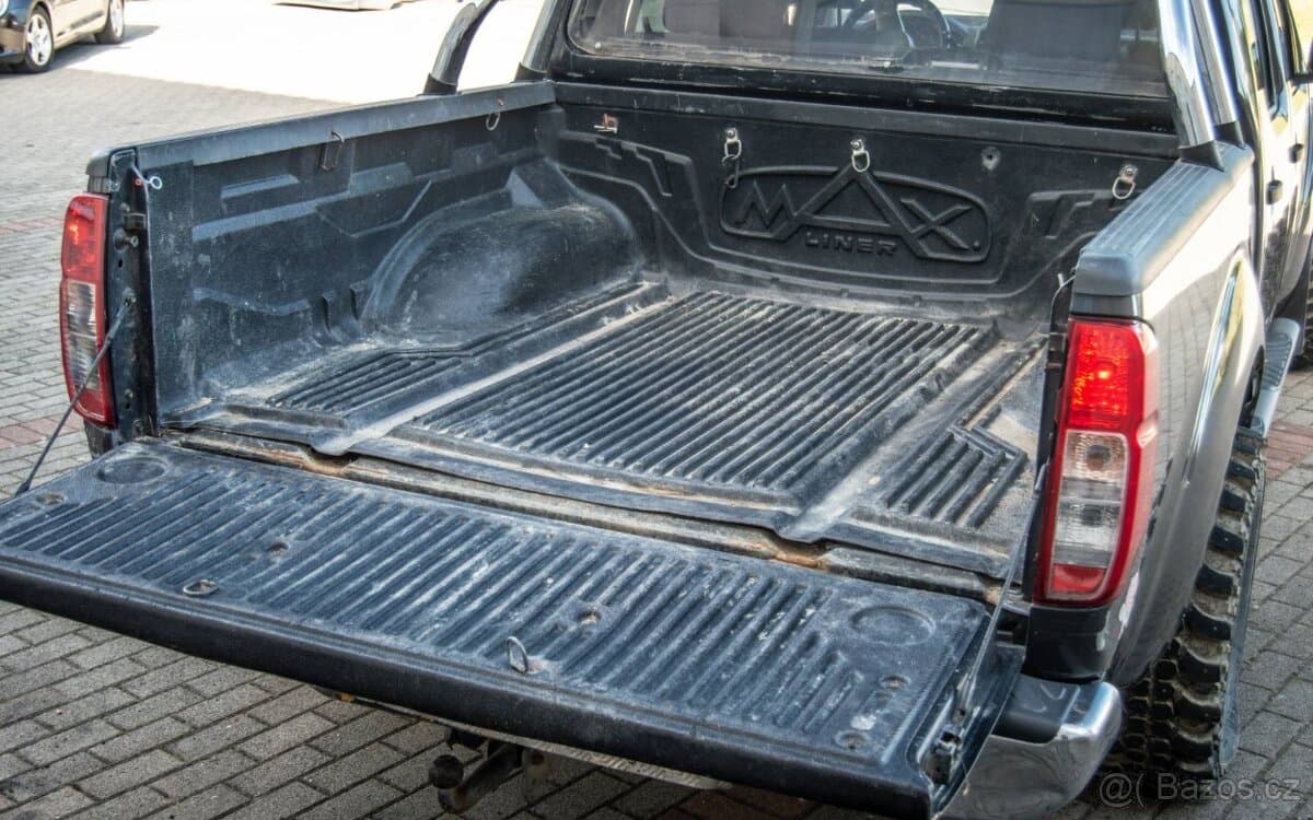 2008 Nissan NAVARA - 9