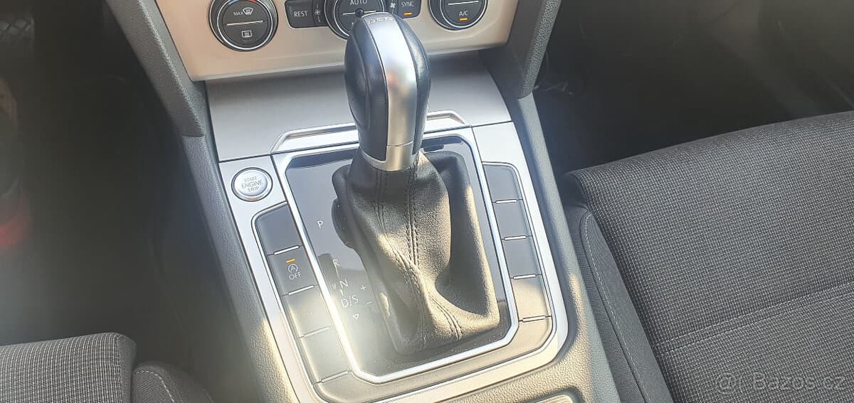 2016 Volkswagen PASSAT - 9