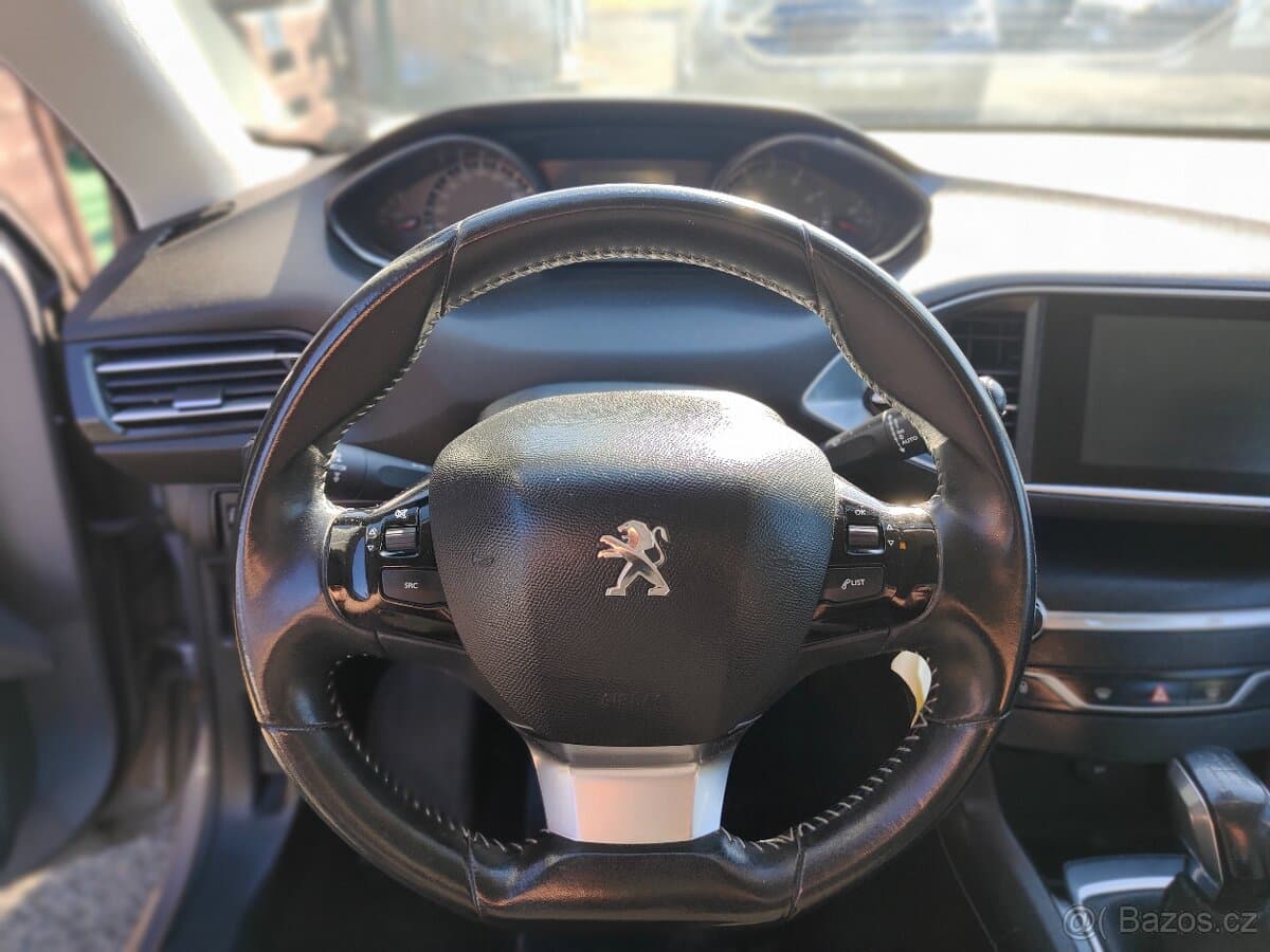 2015 Peugeot 308 - 9
