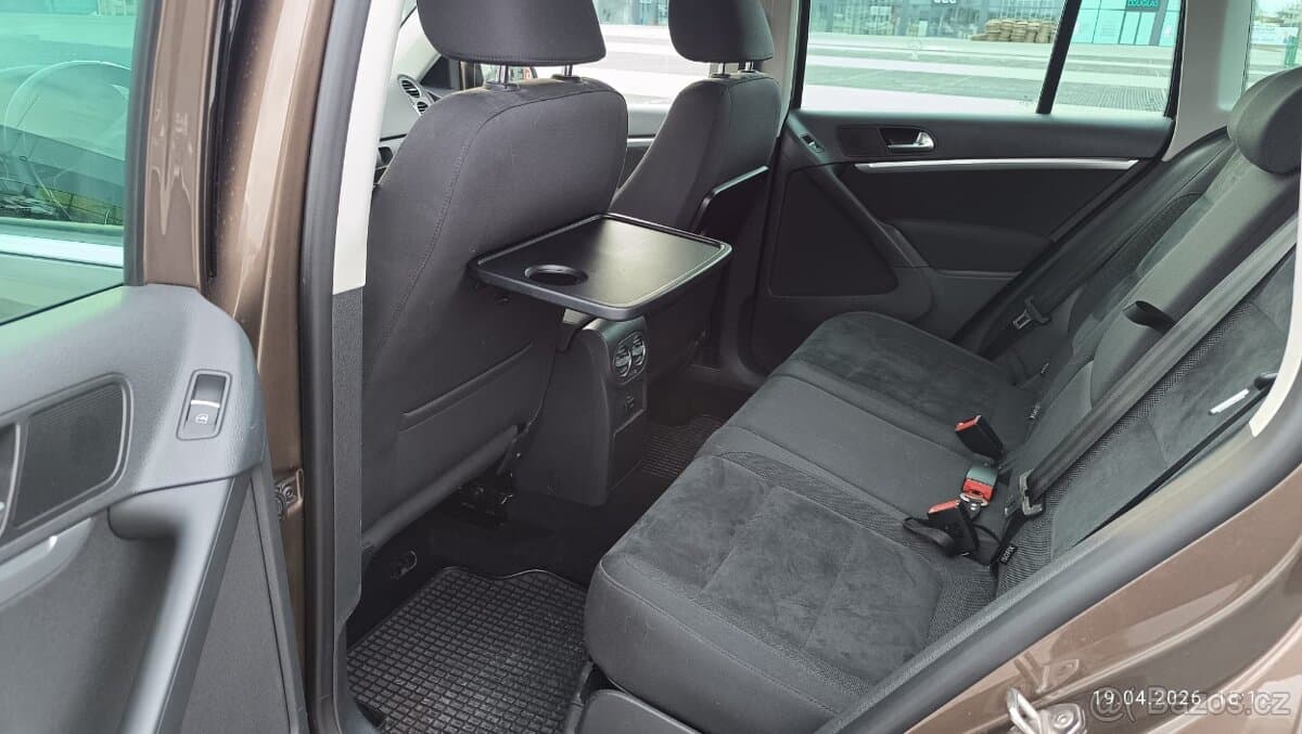 2011 Volkswagen TIGUAN - 9