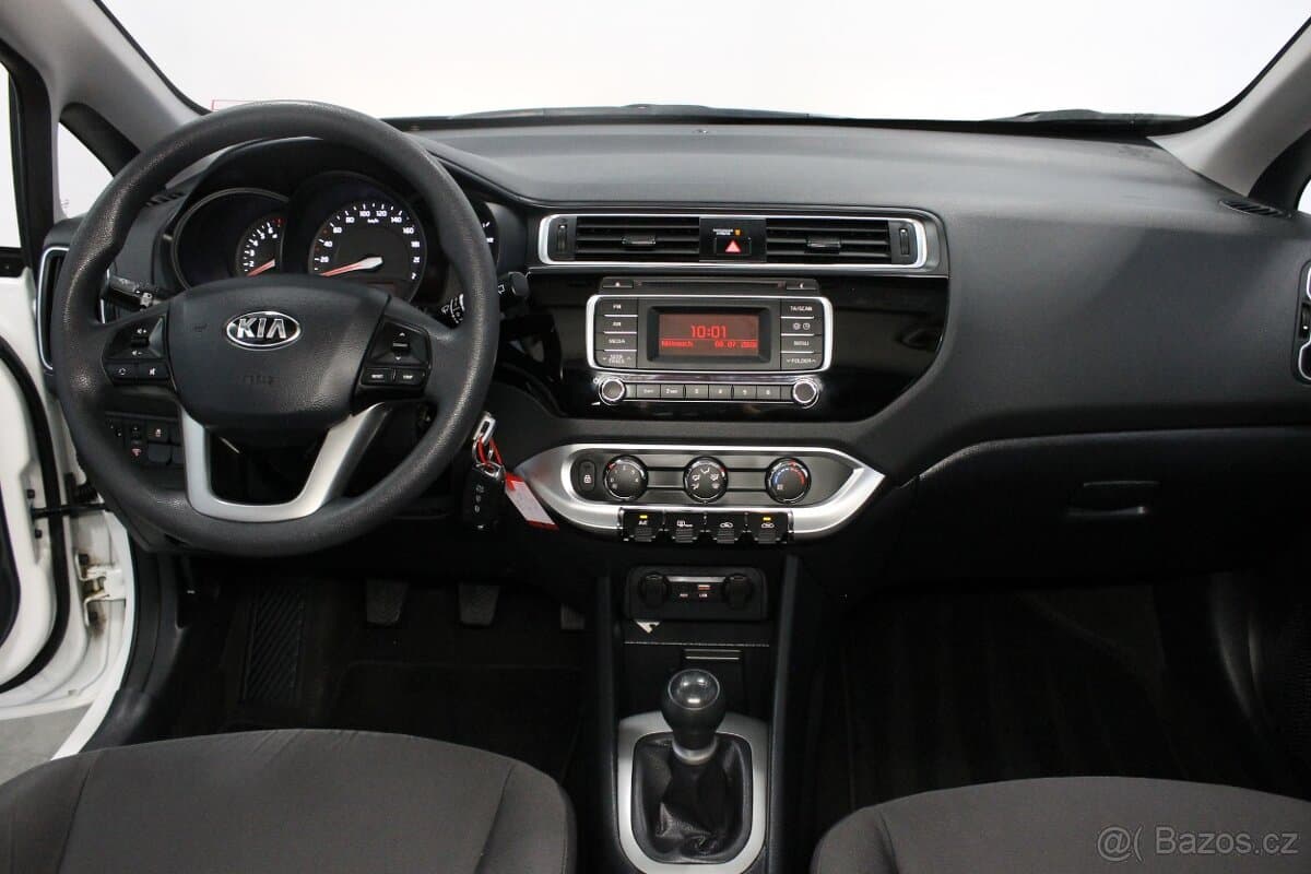 2015 Kia RIO - 9