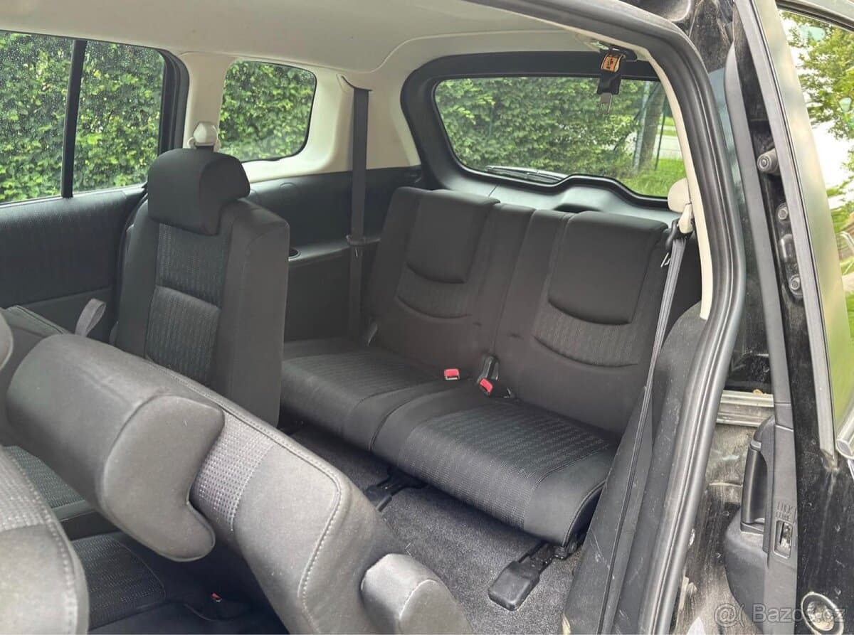 2010 Mazda 5 - 9