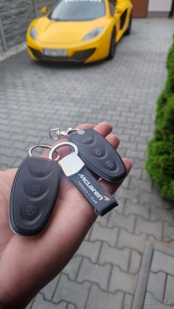 McLaren MP4 - 9