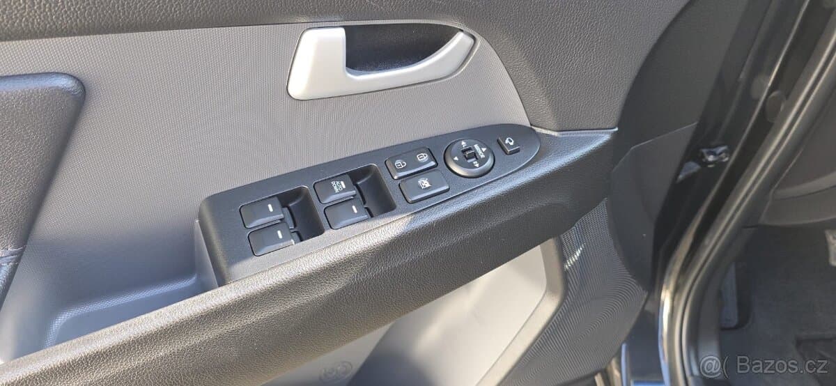 2016 Kia SPORTAGE - 9