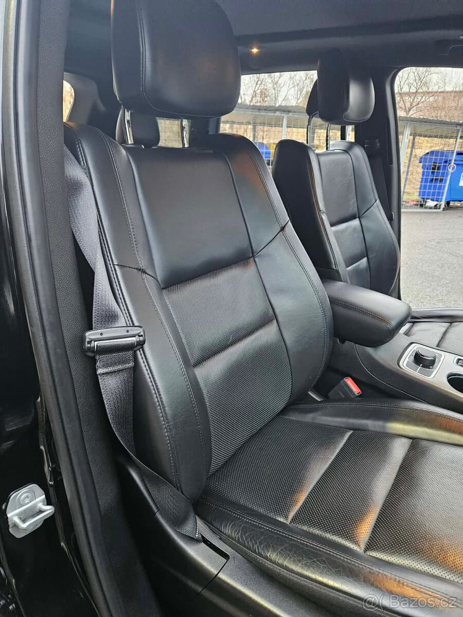 2018 Jeep CHEROKEE - 9