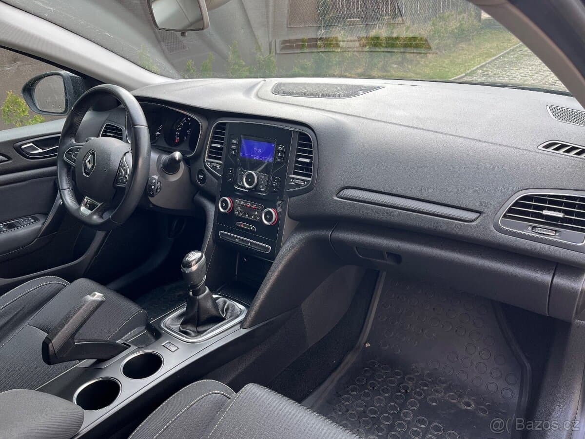 2017 Renault MEGANE - 9