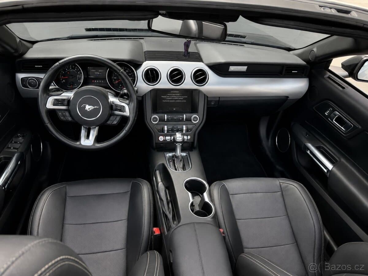2019 Ford MUSTANG - 9