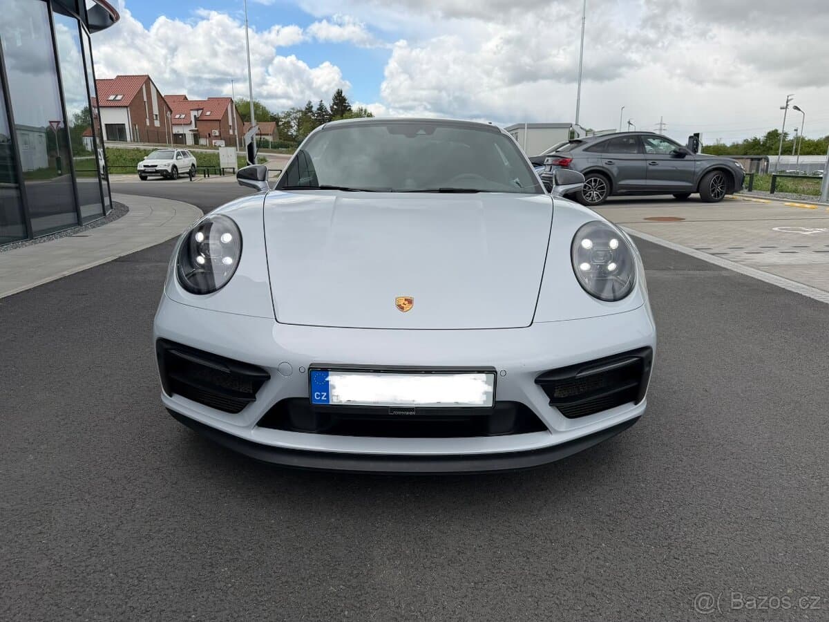 2023 Porsche 911 - 9