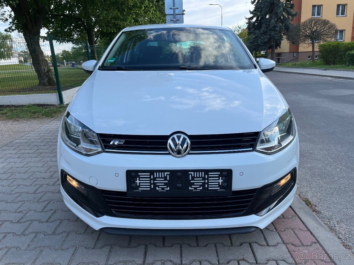 2016 Volkswagen POLO - 9