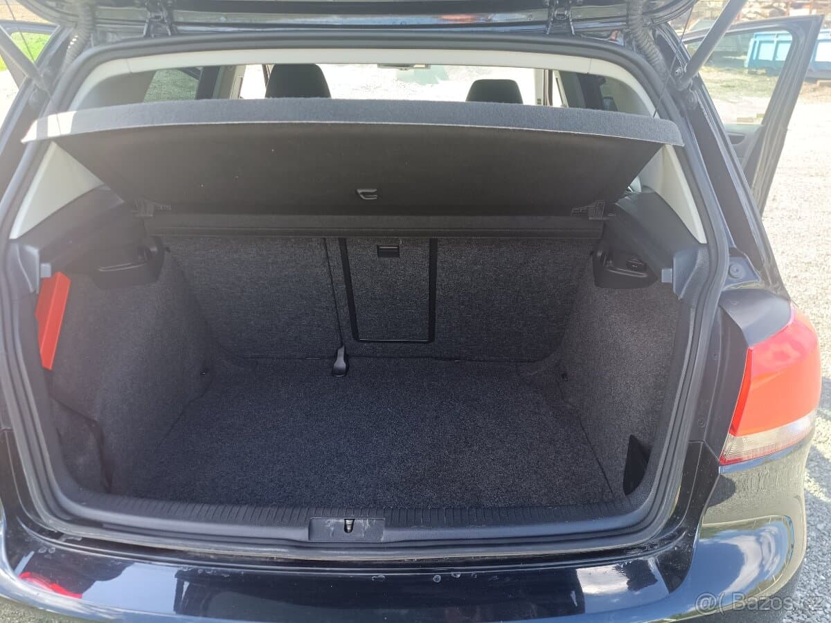 2011 Volkswagen GOLF - 9