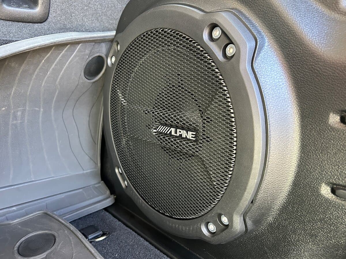 2023 Jeep WRANGLER - 9