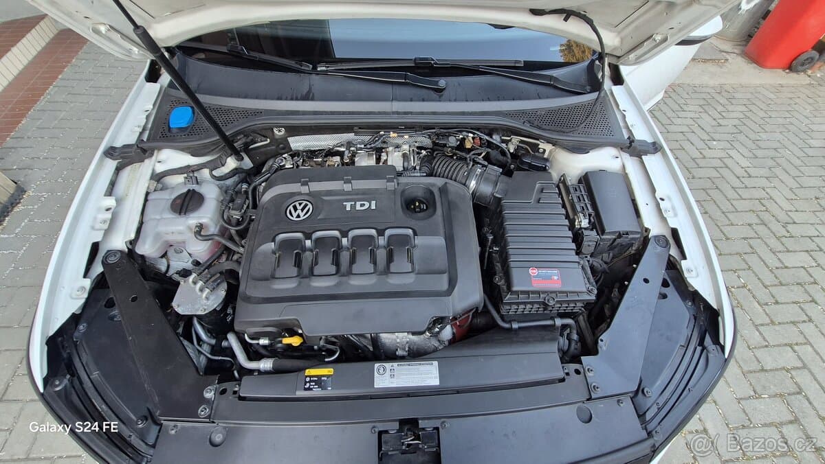 2015 Volkswagen PASSAT - 9