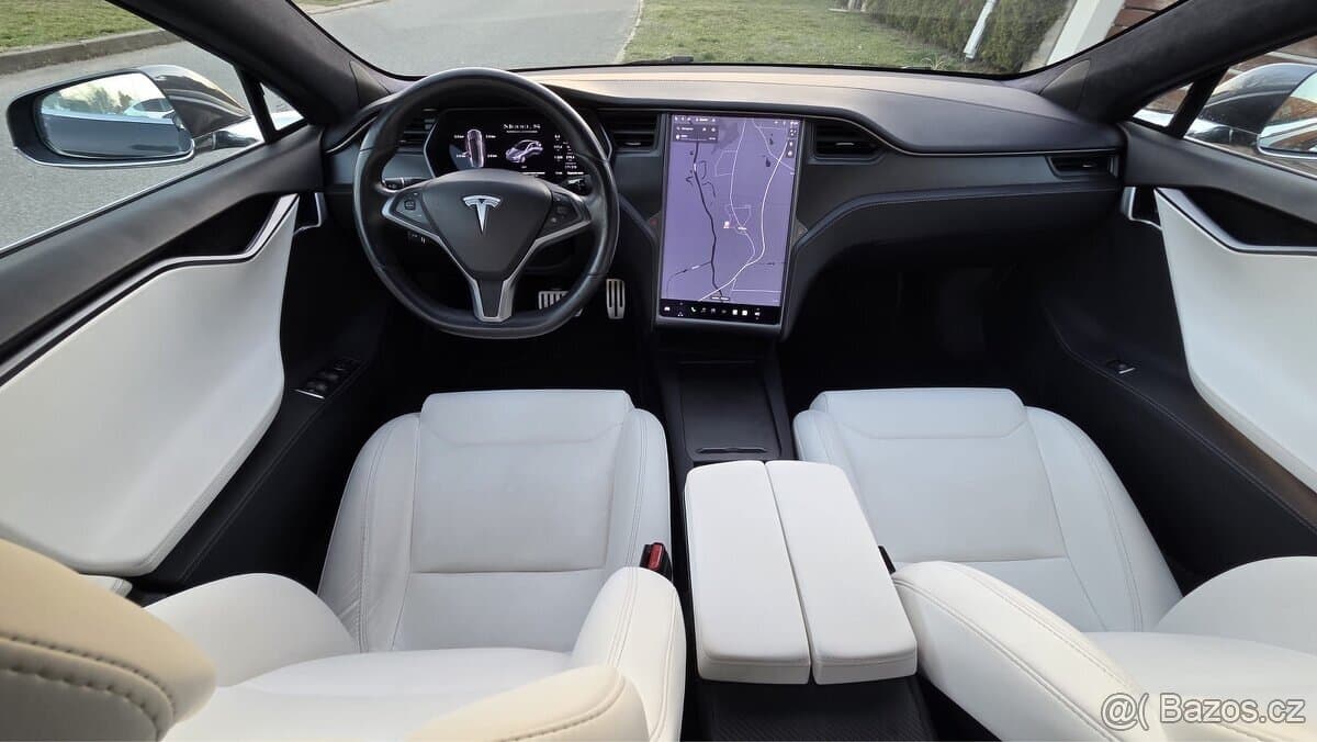 2020 Tesla MODEL S - 9
