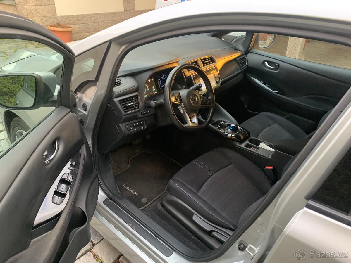2019 Nissan LEAF - 9