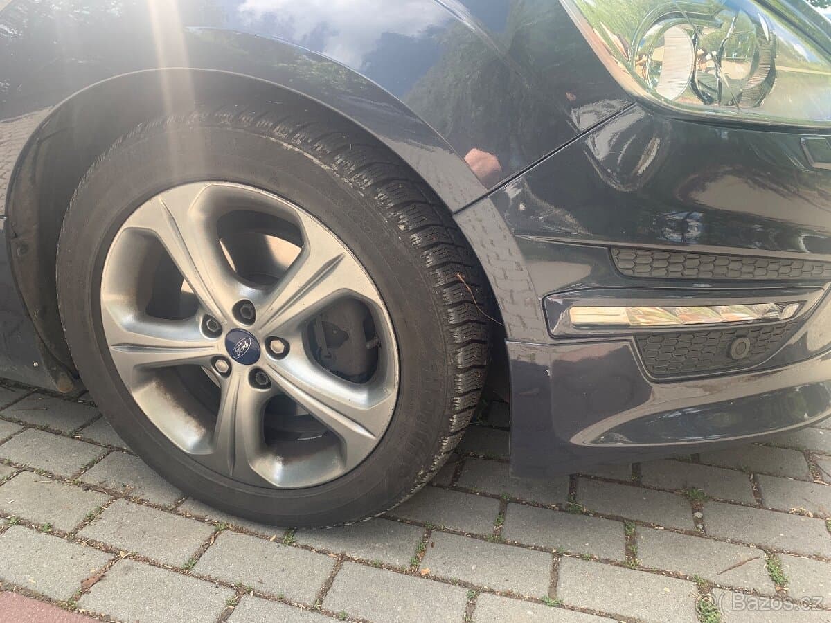 2011 Ford S-MAX - 9