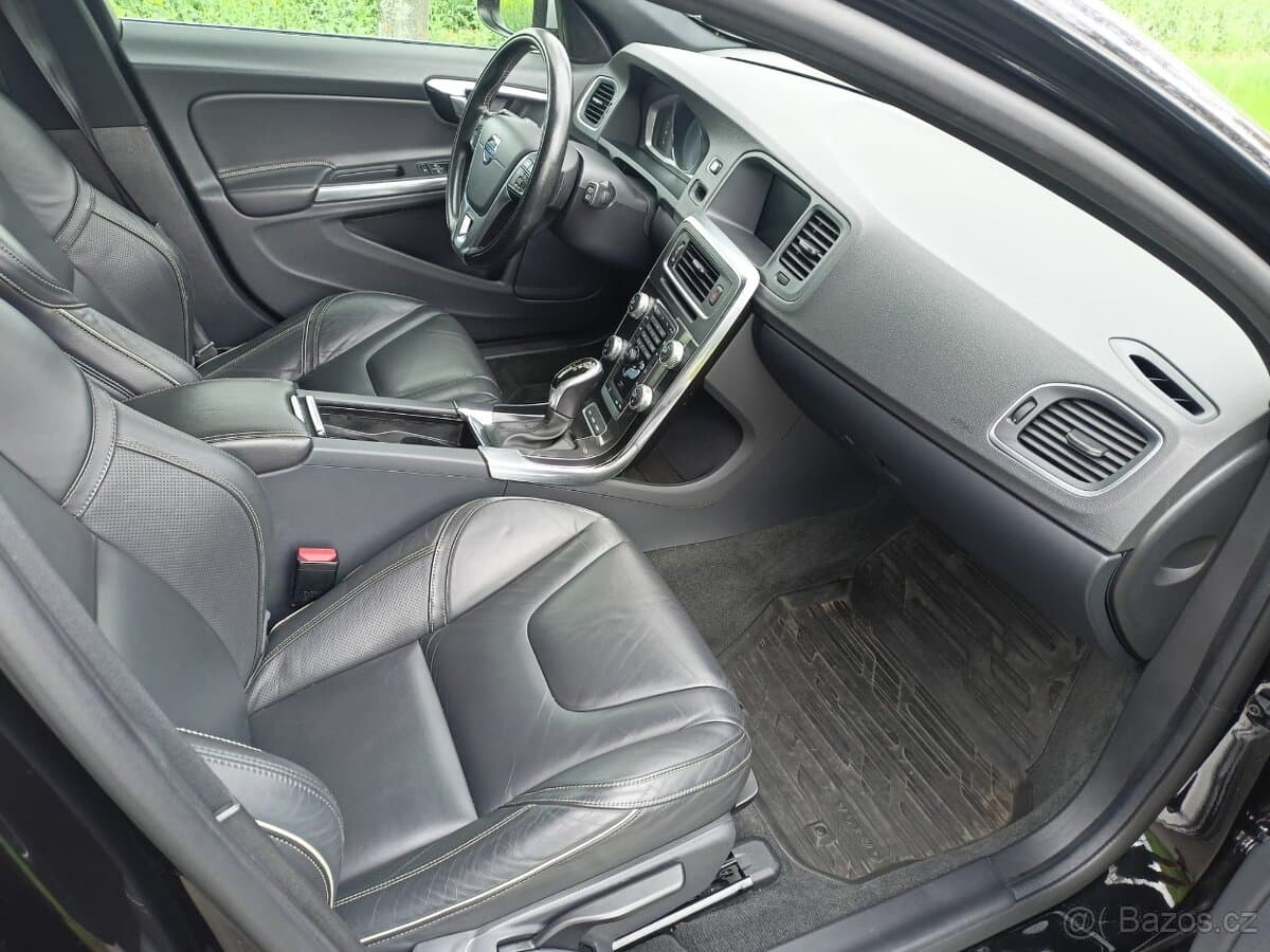 2015 Volvo V60 - 9