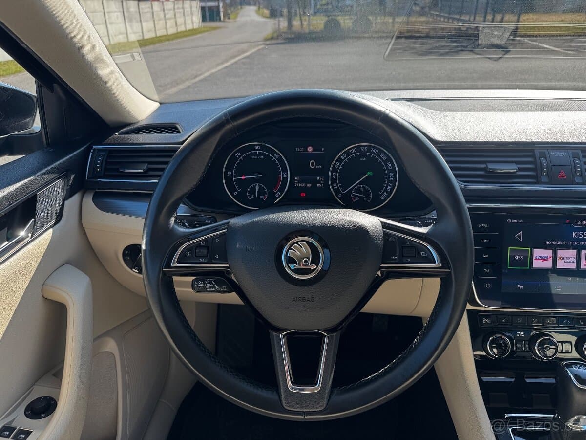 2019 Škoda SUPERB - 9