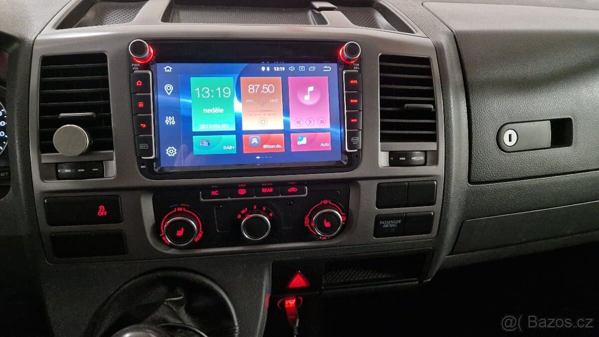 2011 Volkswagen MULTIVAN - 9