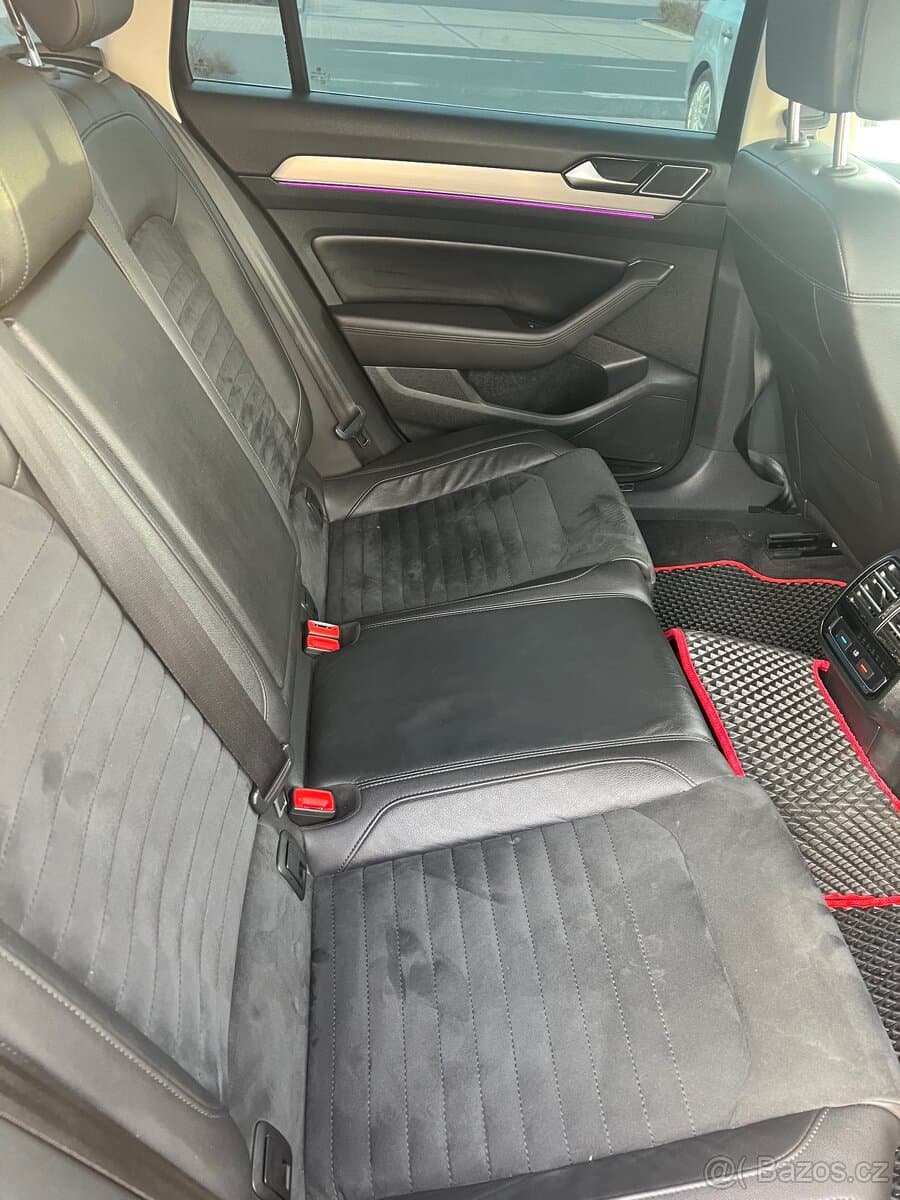 2018 Volkswagen PASSAT - 9