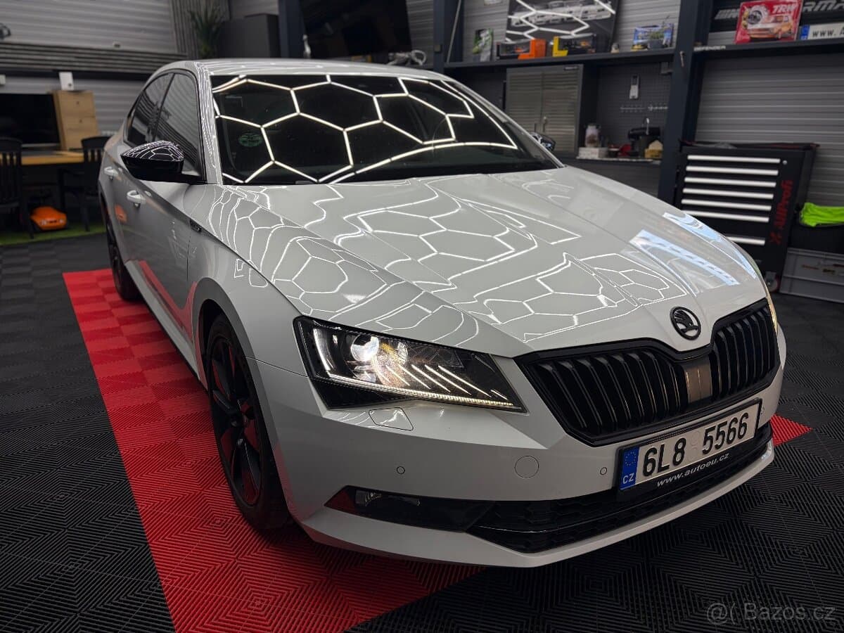 2019 Škoda SUPERB - 9