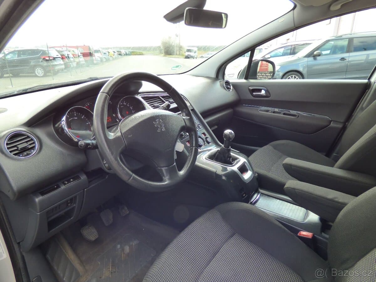 2010 Peugeot 5008 - 9