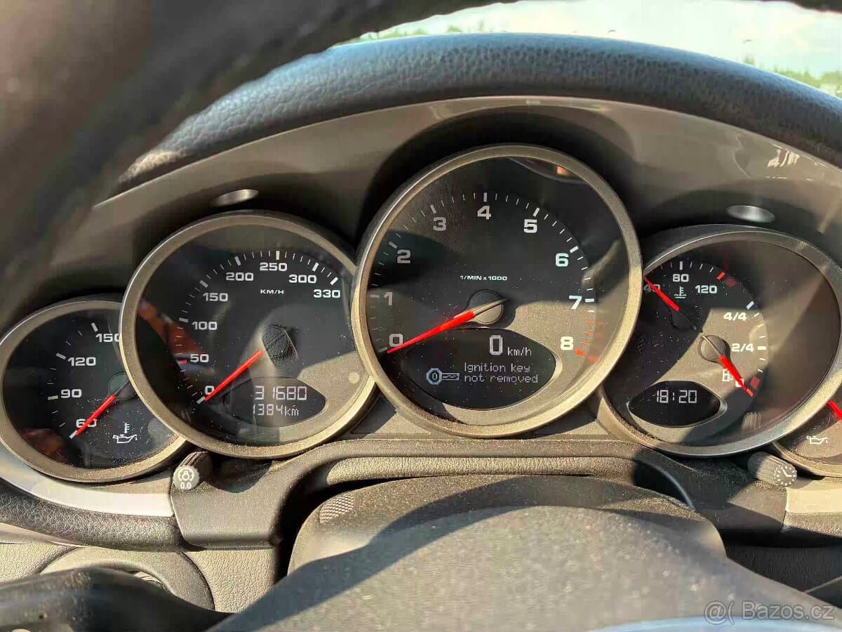Porsche 911 - 9