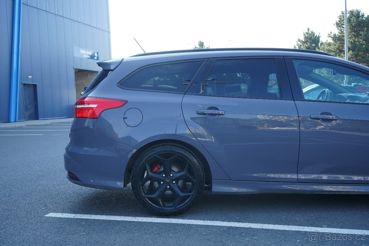 2017 Ford FOCUS - 9