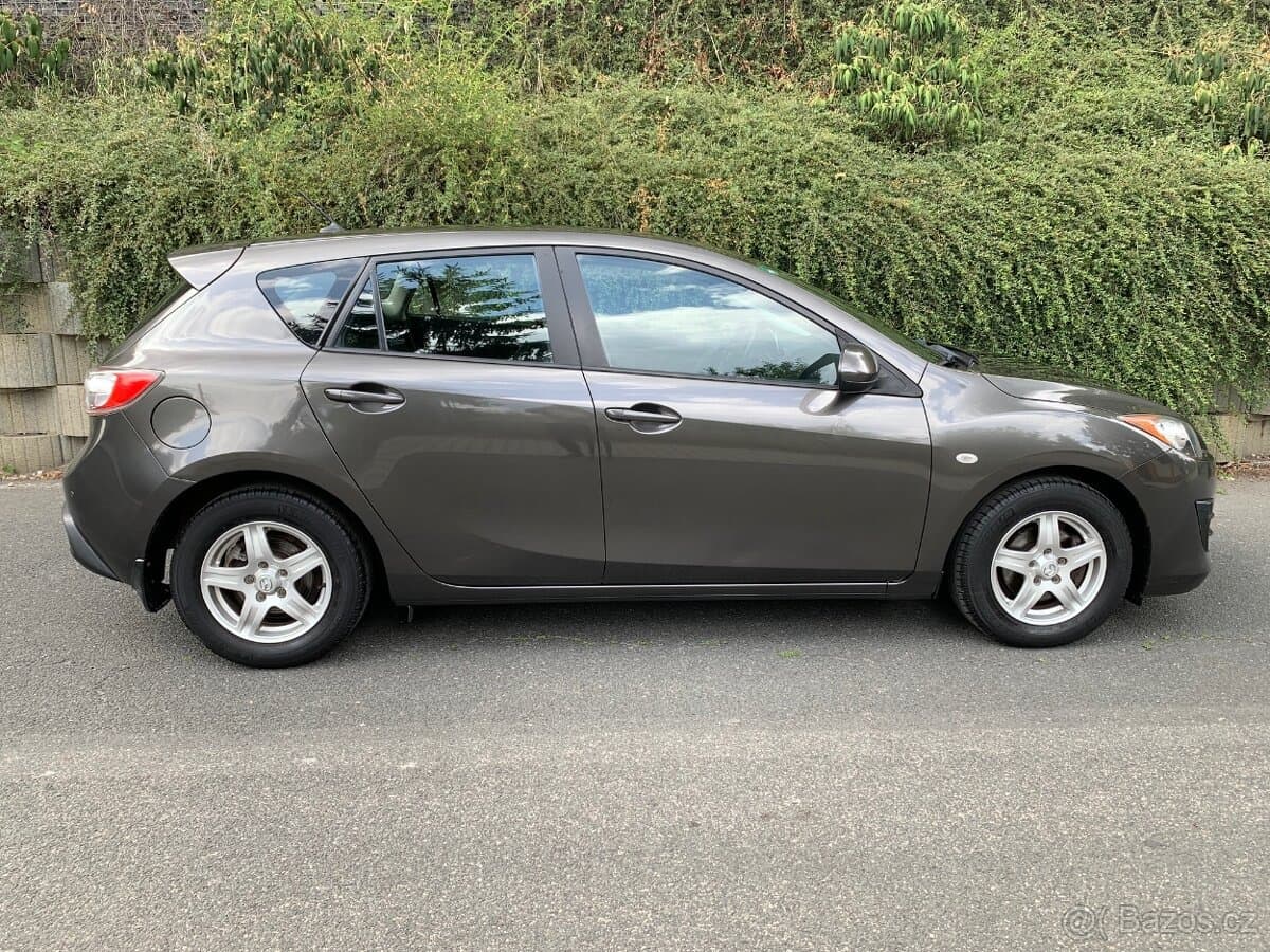 2010 Mazda 3 - 9