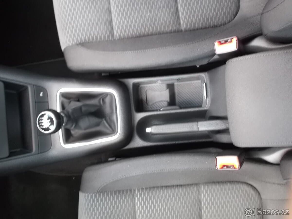 2010 Volkswagen GOLF - 9