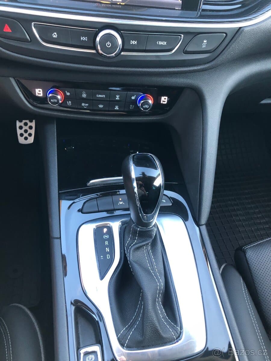 2018 Opel INSIGNIA - 9