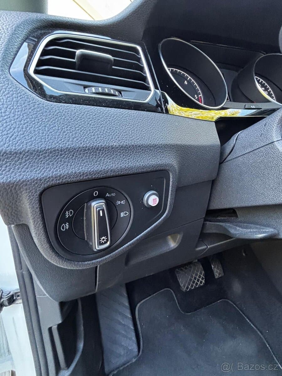 Volkswagen GOLF - 9