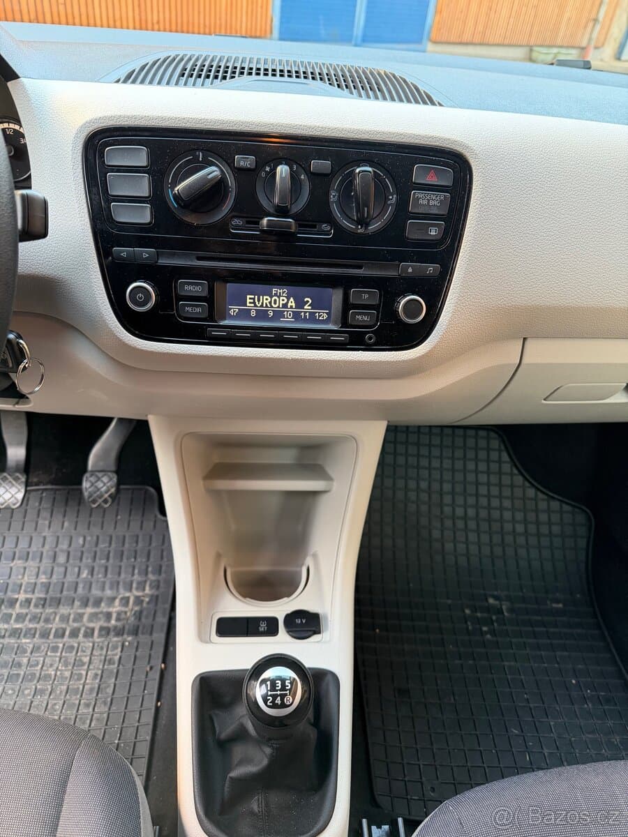 2014 Volkswagen UP! - 9