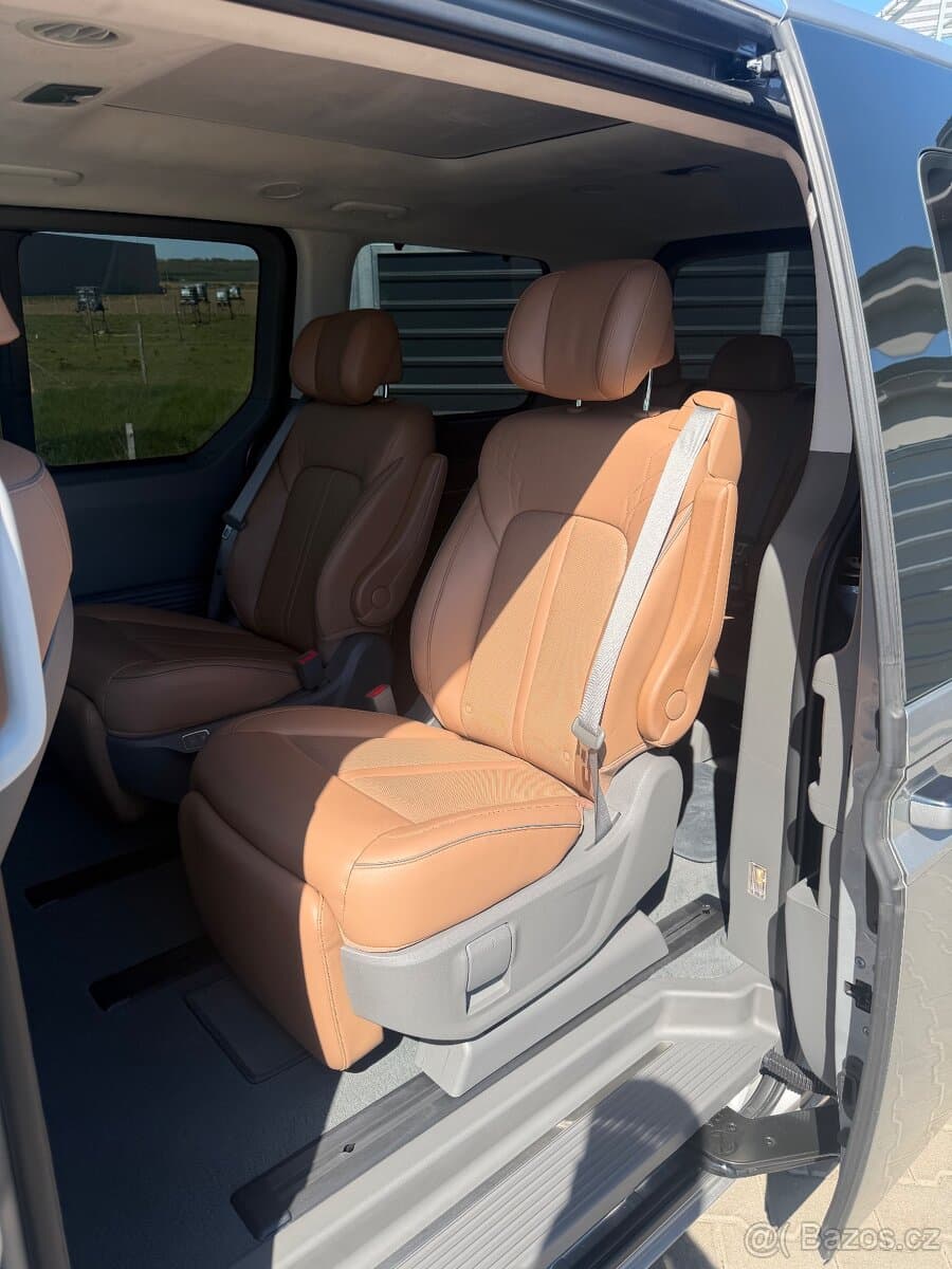 2023 Hyundai STARIA - 9