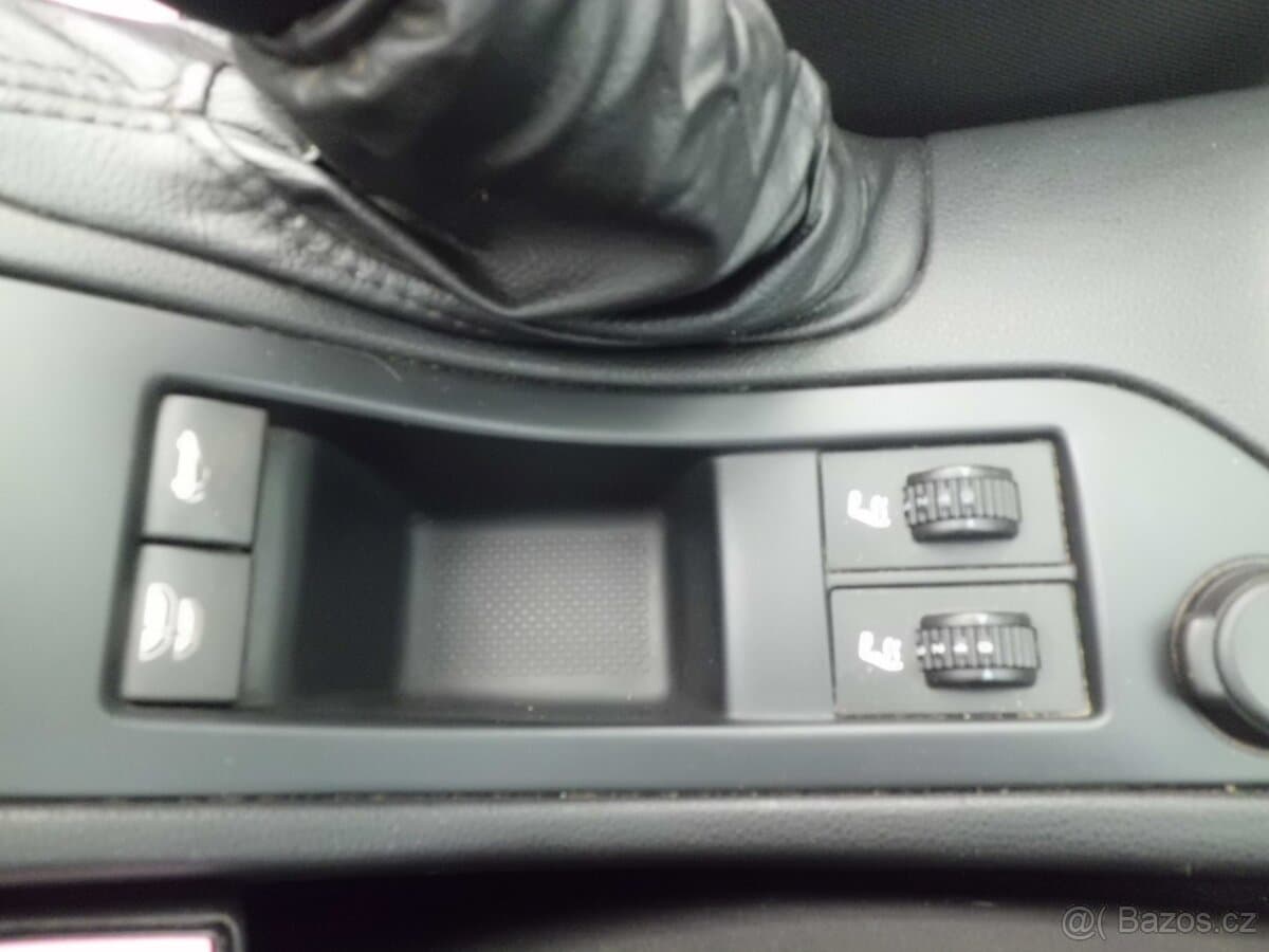 2011 Peugeot 308 - 9