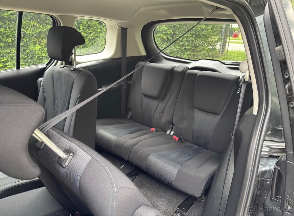 2011 Mazda 5 - 17