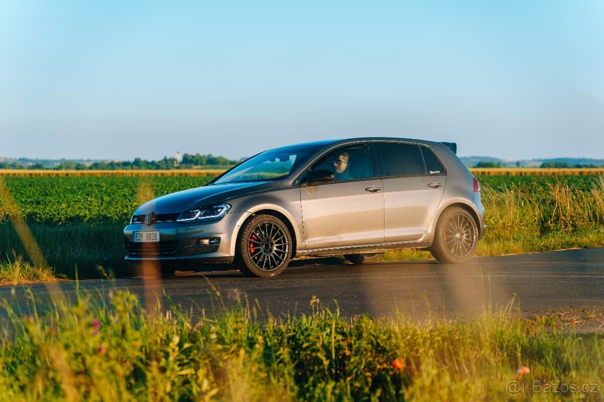 Volkswagen GOLF - 9