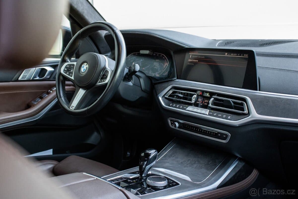 2022 BMW X7 - 9