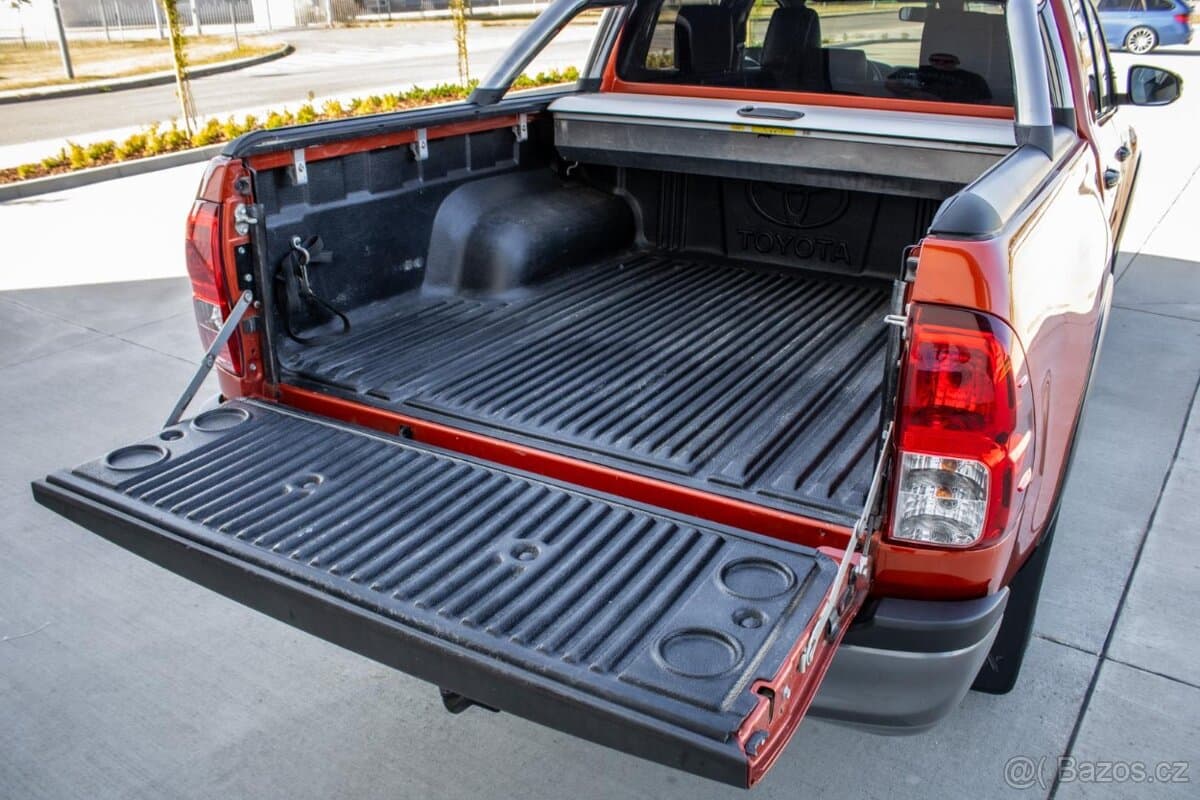 2020 Toyota HILUX - 9