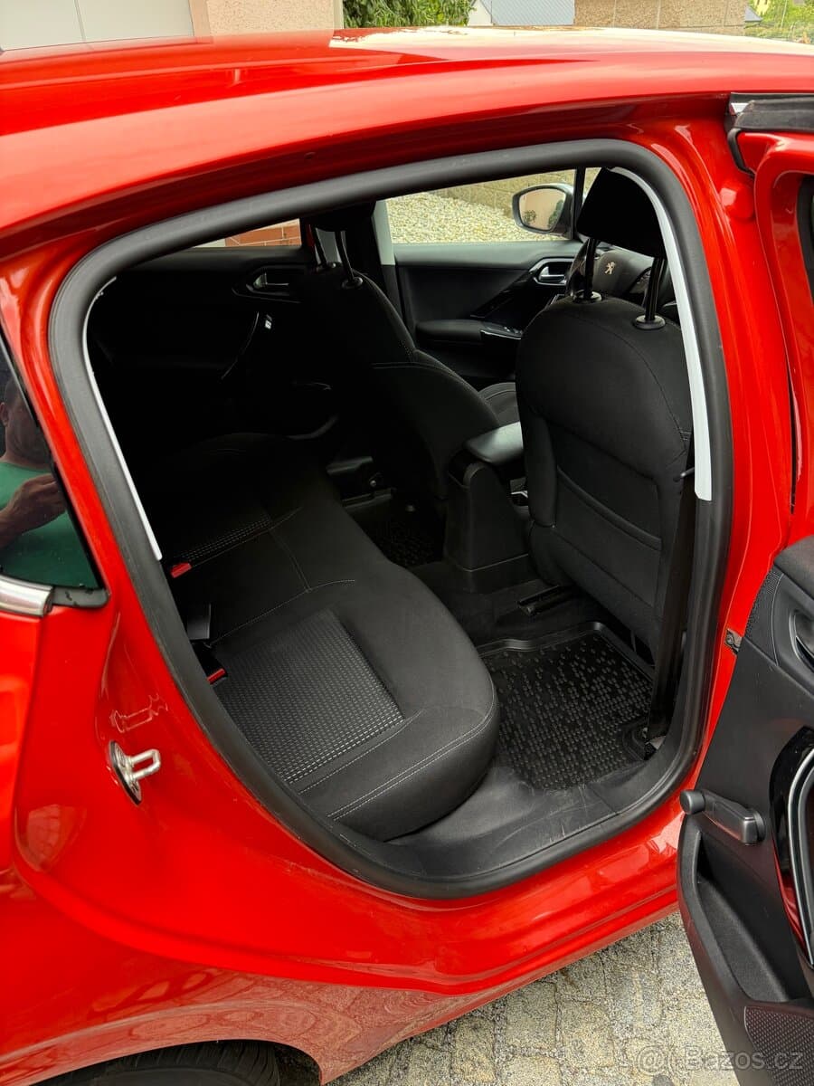 2017 Peugeot 208 - 9
