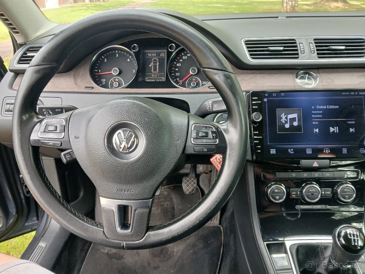 2013 Volkswagen PASSAT - 9