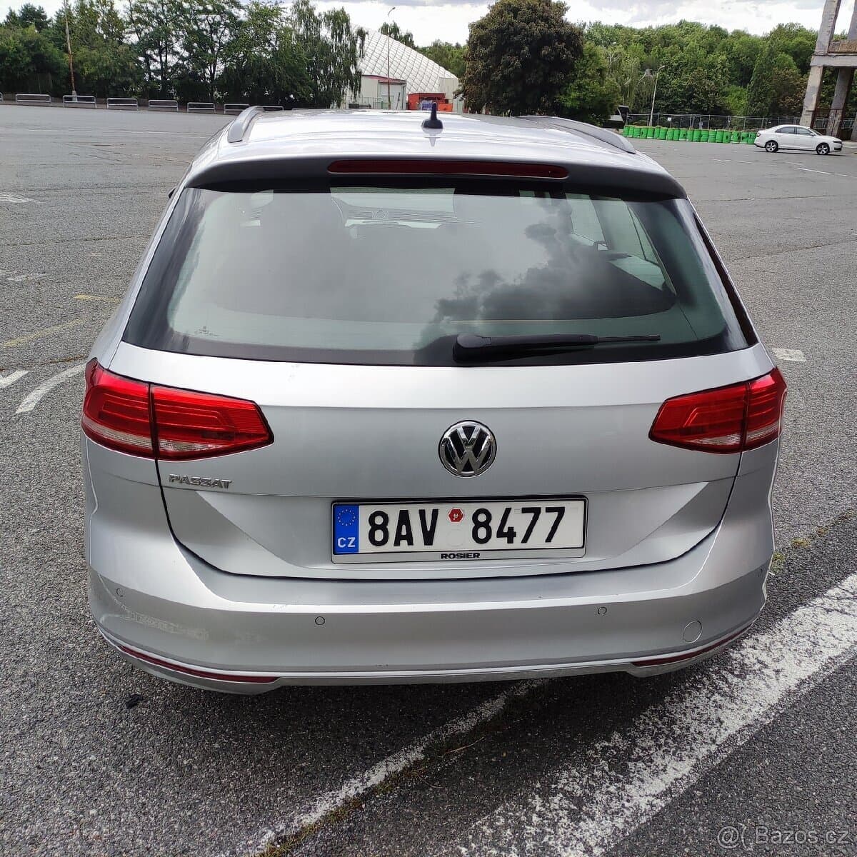 2018 Volkswagen PASSAT - 9