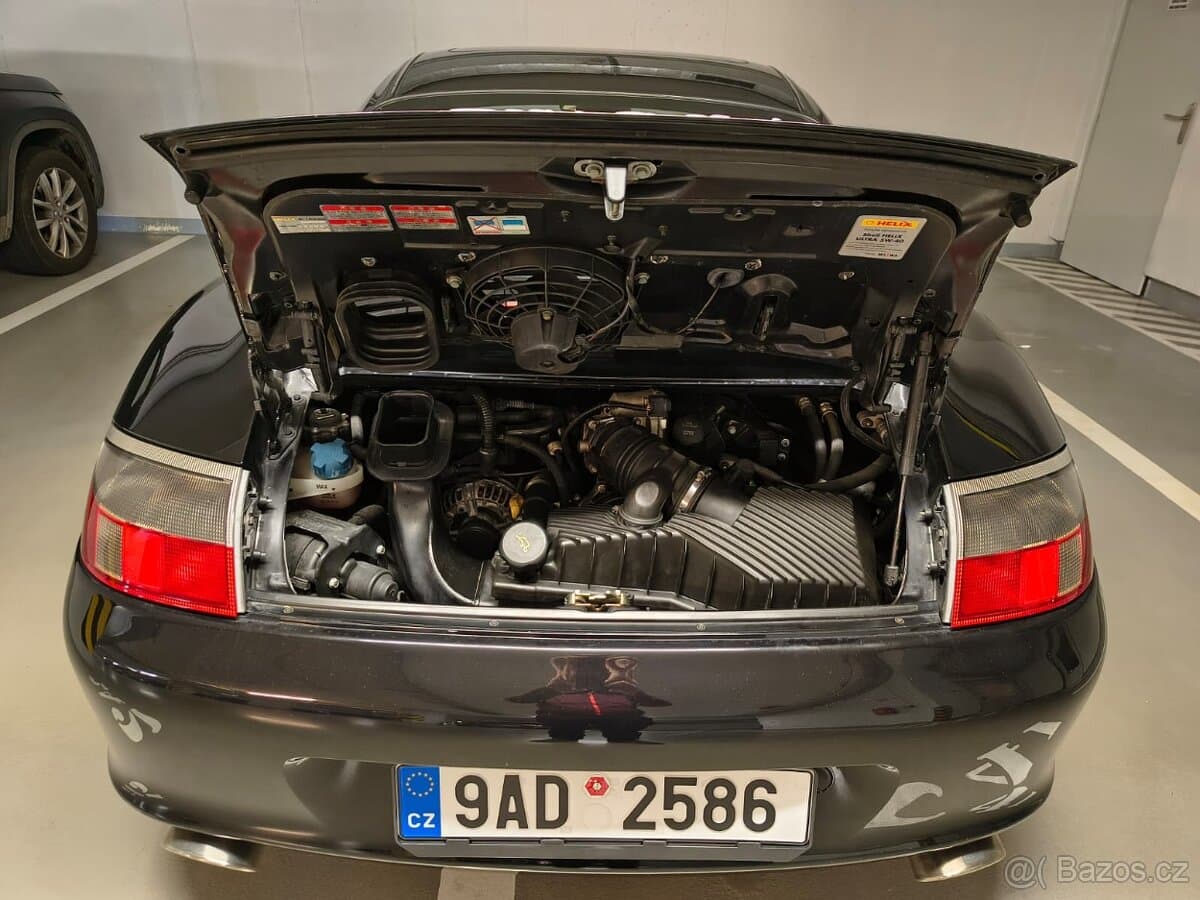 2004 Porsche 911 - 9
