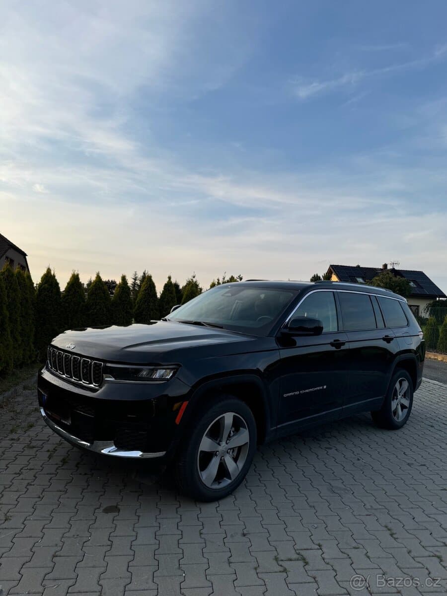 2022 Jeep CHEROKEE - 9