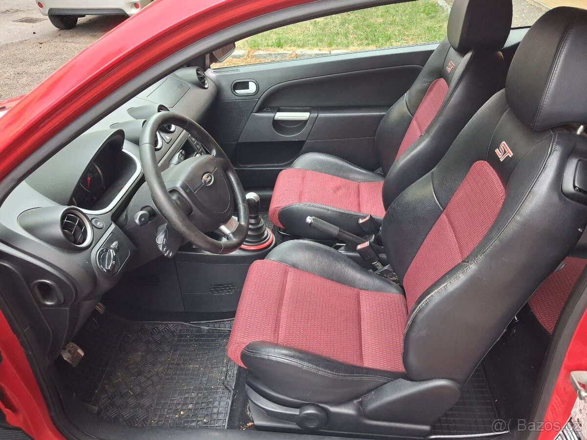 2005 Ford FIESTA - 9