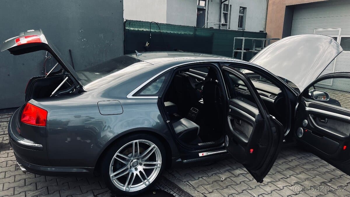 2008 Audi S8 - 9