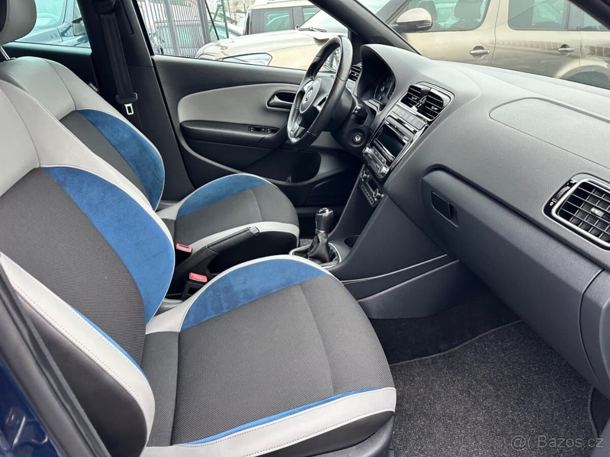 2013 Volkswagen POLO - 9