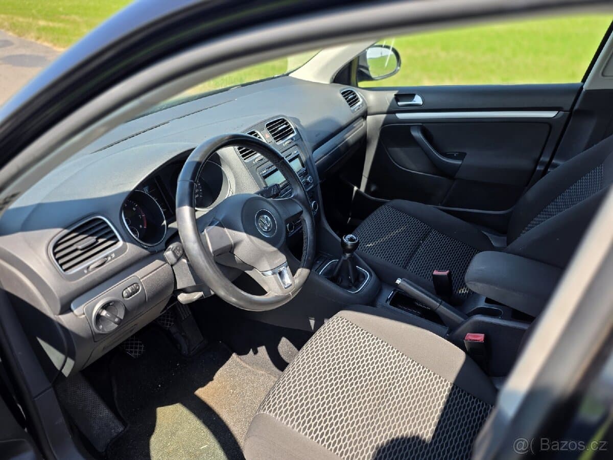 2010 Volkswagen GOLF - 9