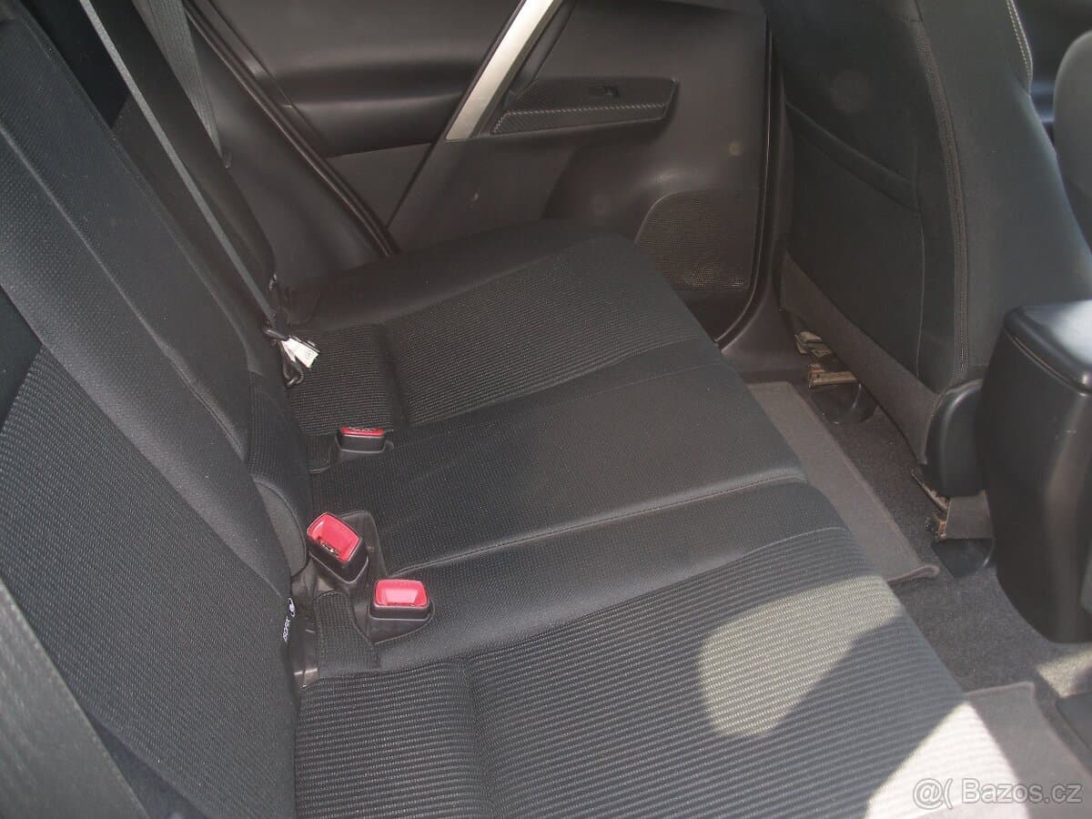 2013 Toyota RAV4 - 9