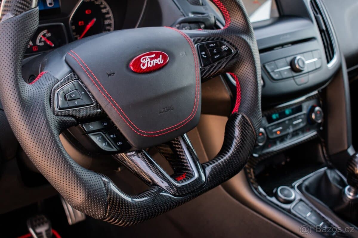 2017 Ford FOCUS - 9
