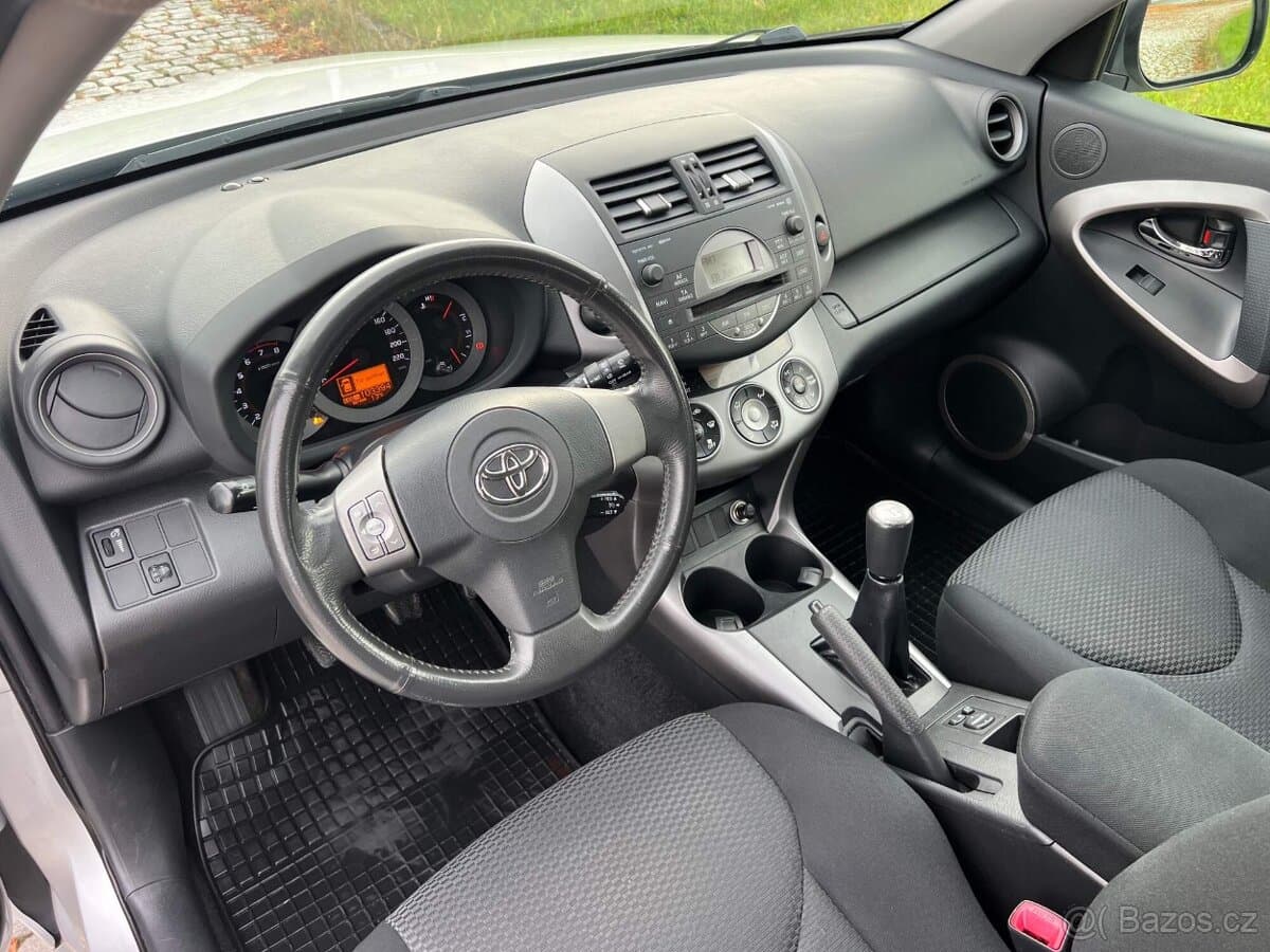 2007 Toyota RAV4 - 9